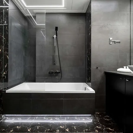 Modern In The Center Of With Air Conditioning And Balcony By Renters アパート ヴロツワフ